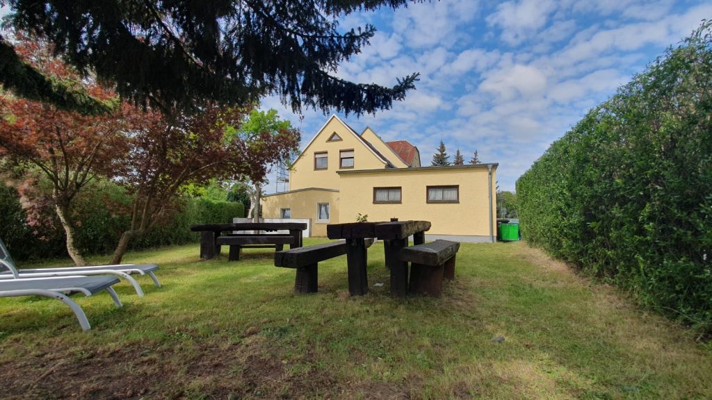 Unsere Gartenanlage mit Grill